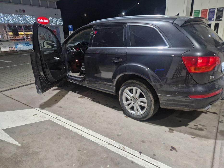 Dezmembrez Q7 3.0 bug