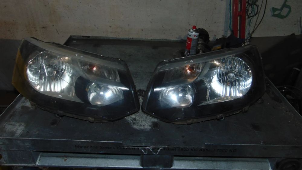 Faruri stanga dreapta VW Transporter 2.0 an 2013 cod 7E1941016H