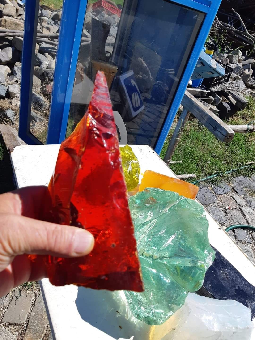 Sticlă colorată, vechi stocuri