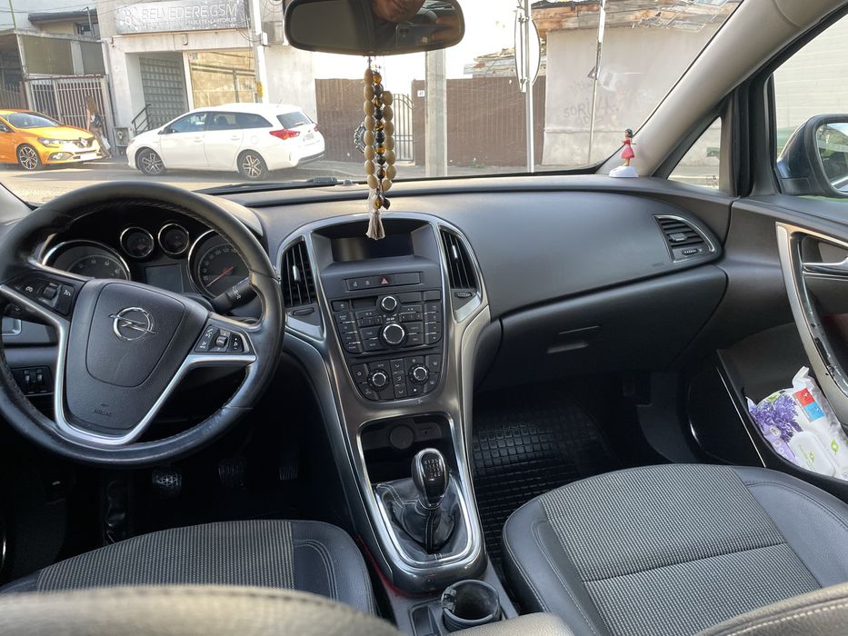 Opel astra J 2010 2750 euro negociabil