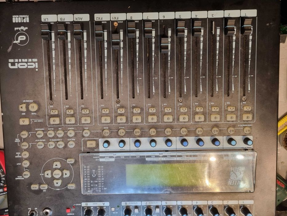Mixer Allen & heath icon series DP 1000 digital cu putere Dezmembrez