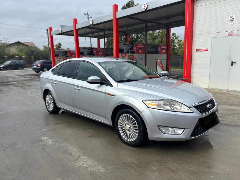 Vând Ford Mondeo