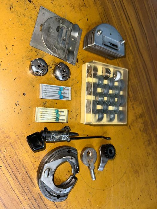 Недорого продам запчасти и ремни на домашние швейные машинки