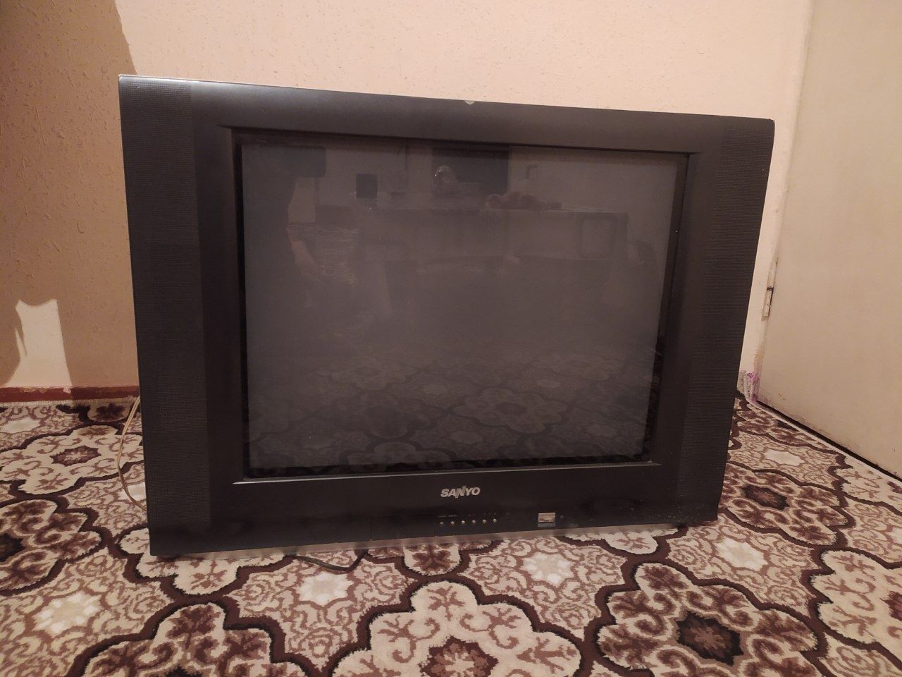 Televizor SANYO sotiladi ishlashi zo‘r