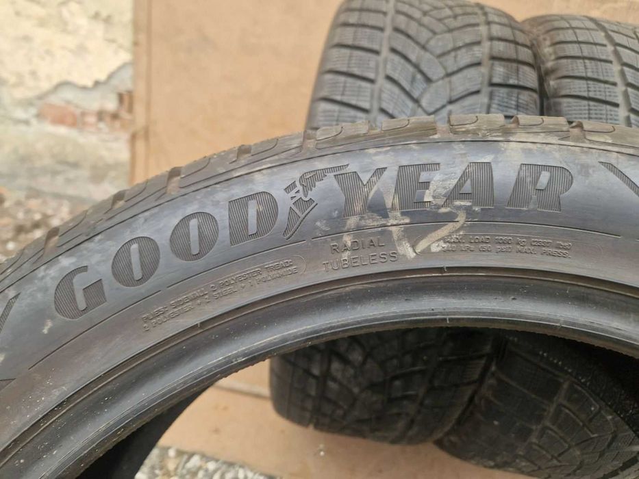4 Goodyear R21 275/45
Зимни гуми 
DOT3521