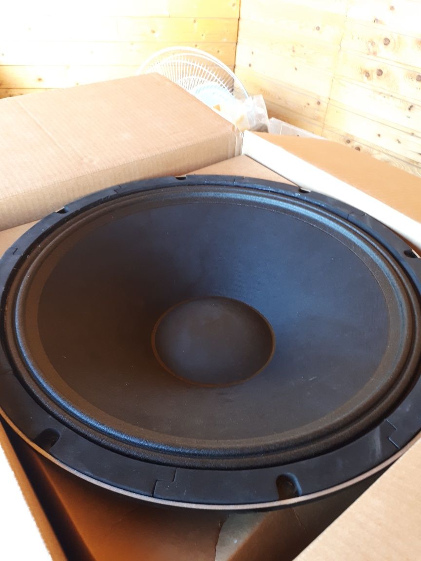 Vind difuzoare 18 inch 600 wati rms