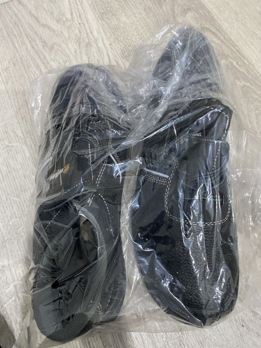 Продам обувь рабочаю !