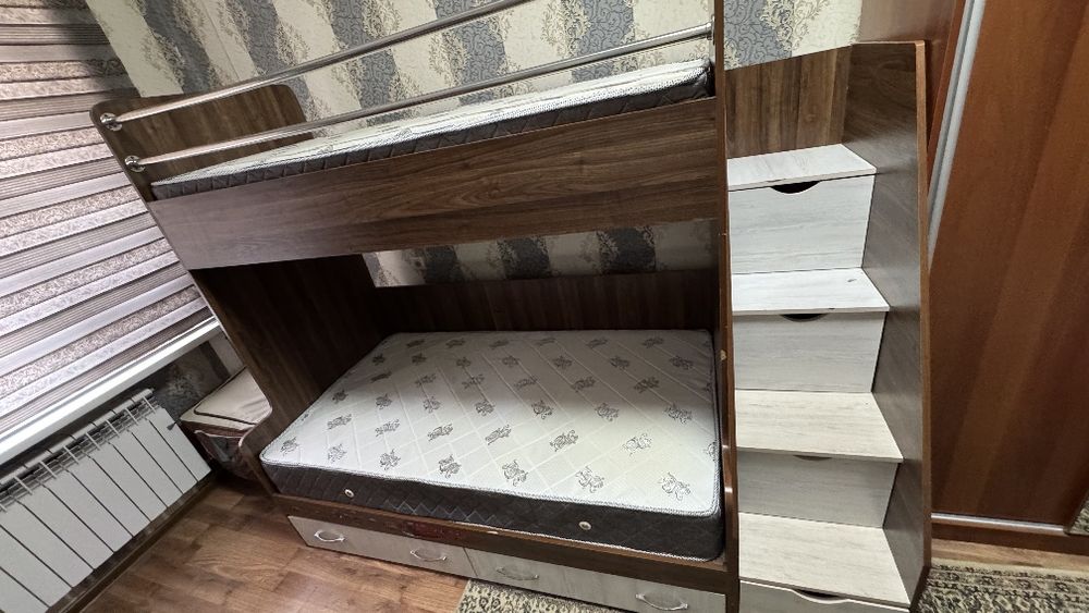 Продается  детская  кровать 2-х ярусная