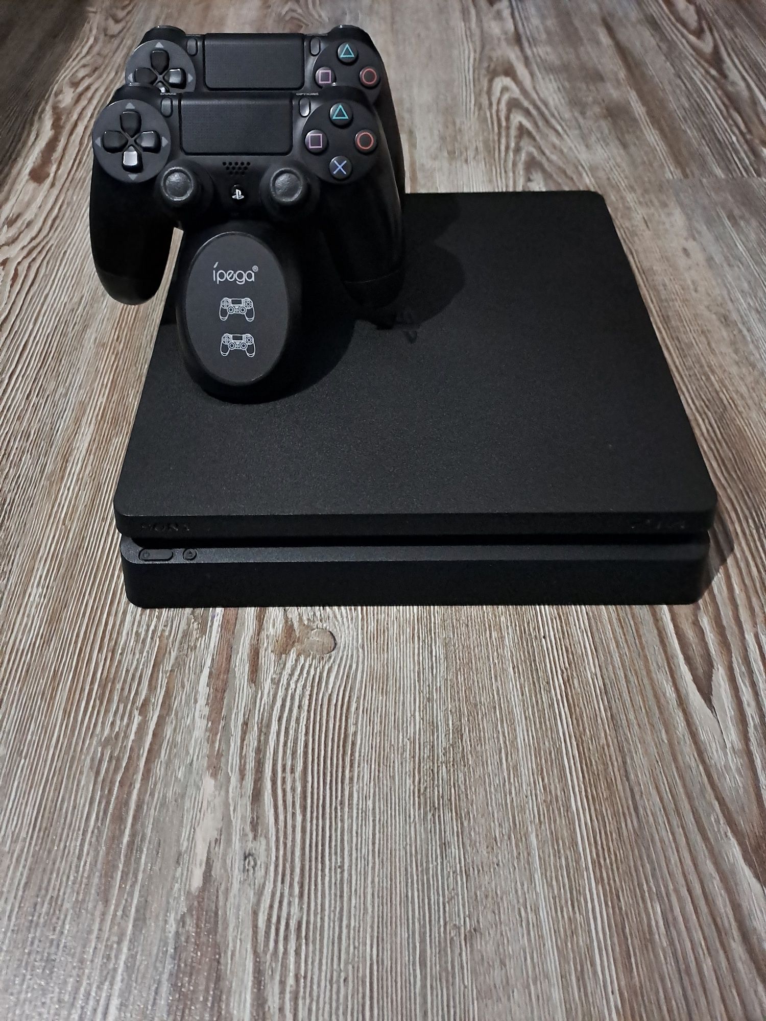 Playstation 4 slim