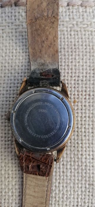 ceas  de  mana  wostoc  nefunctional  pret  75  lei