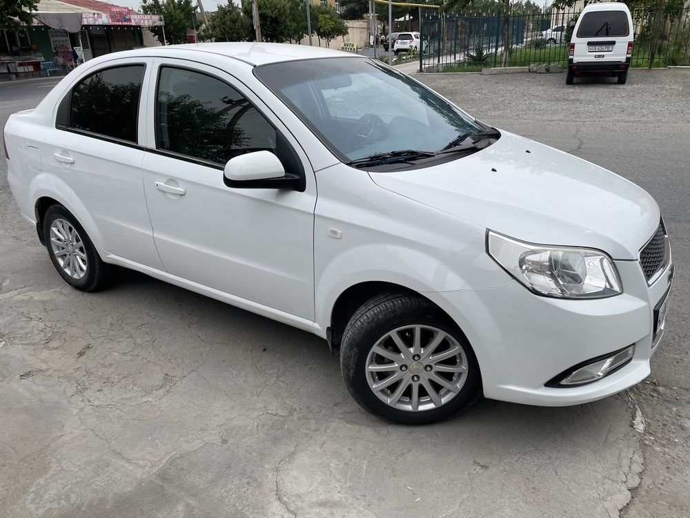 Nexia 3 sotiladi mexanika 2018 varyant yoki naxtka  6300$