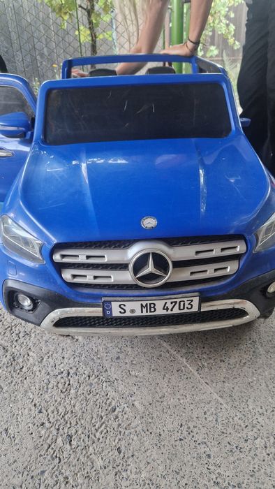 Masinuta electrica 4x4