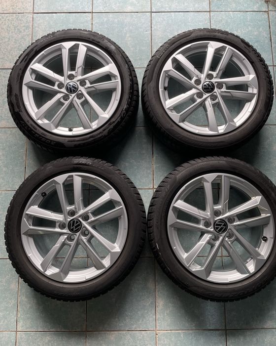 Jante aliaj R17 originale VW Golf Passat CC 205/50/17 Pirelli iarna