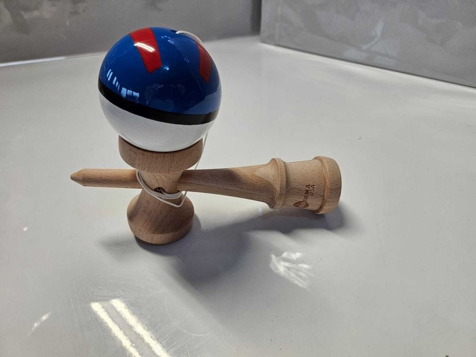 Kendama NOUA USA - bila lucioasa - 18cm