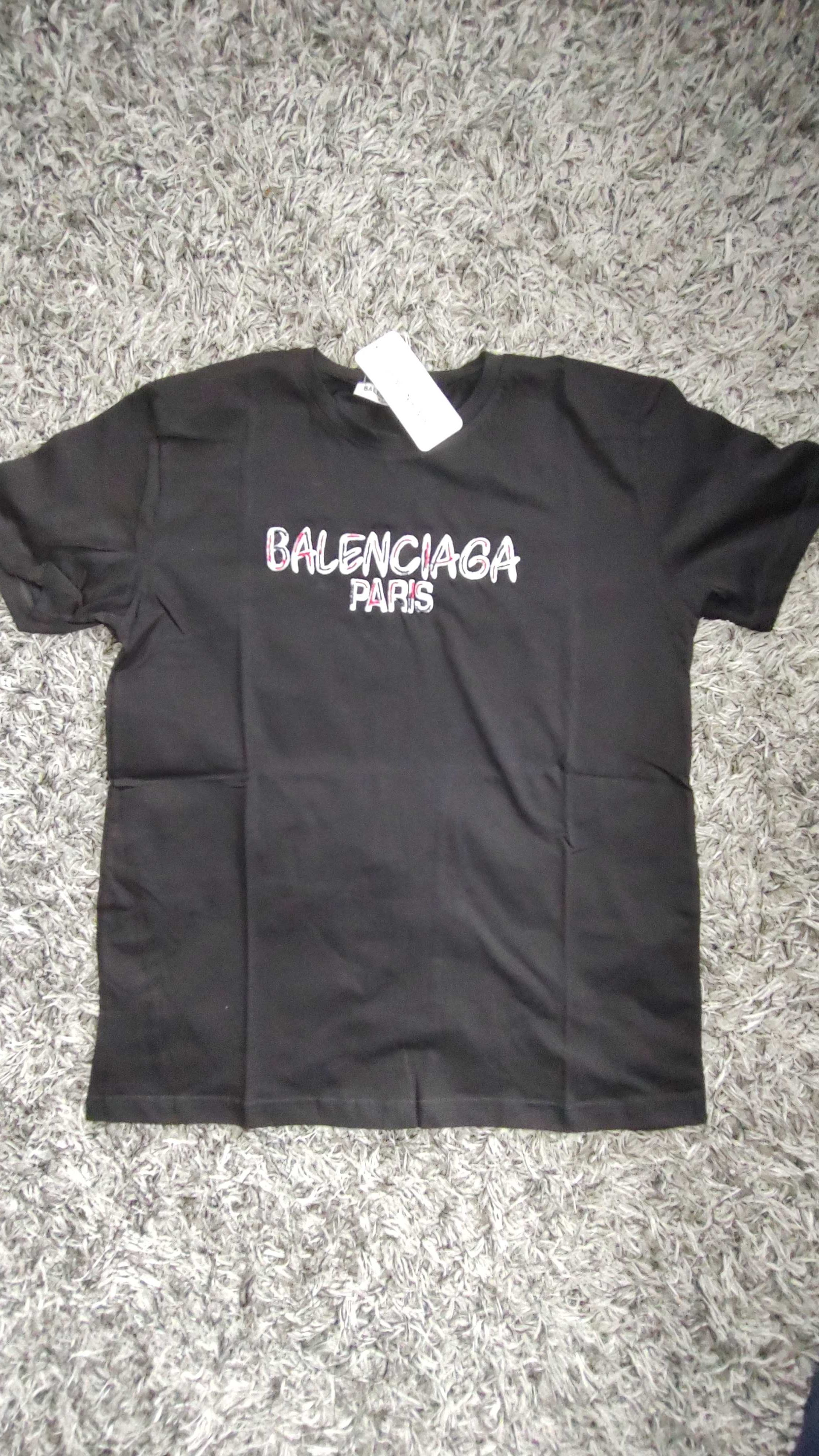 Нова тениска Balenciaga Paris