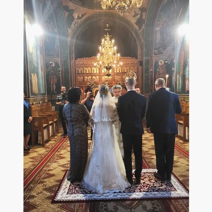 Rochie de mireasa semi-sirena