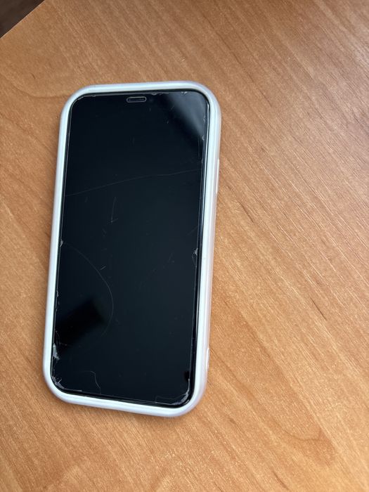 IPhone 11 , в хорошем состоянии ,
