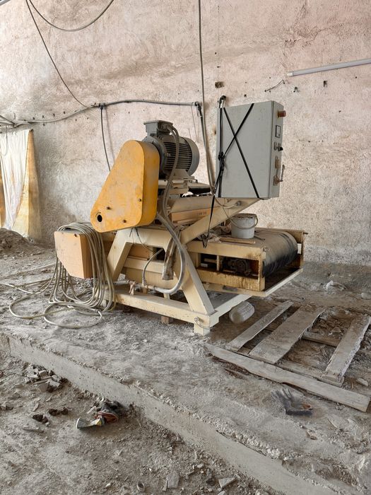 Лентова машина за рязане на камък с пет диска mkn 350