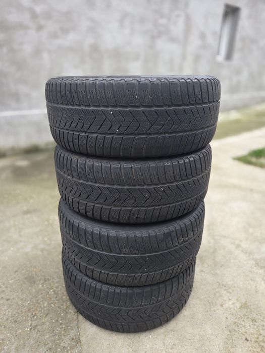 Set Anvelope Iarna Pirelli Sottozero 3 / 245 45 18 / 275 40 18 /