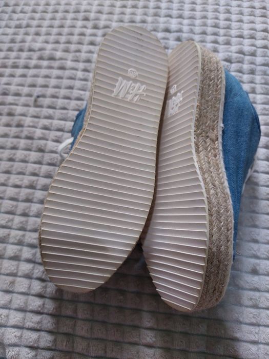 Adidasi H&M noi 38