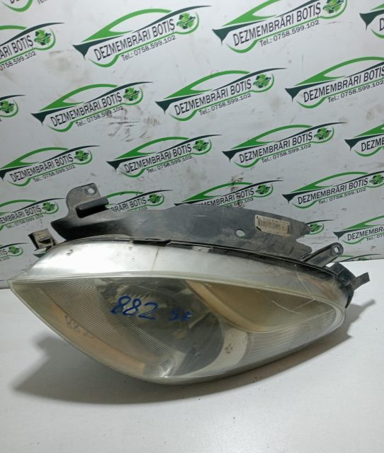 Far stanga Citroen Xsara Picasso prima generatie (facelift)