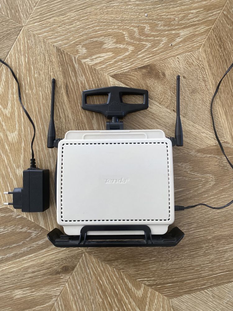 Продаетмся Маршрутизатор WiFi Tenda W302R