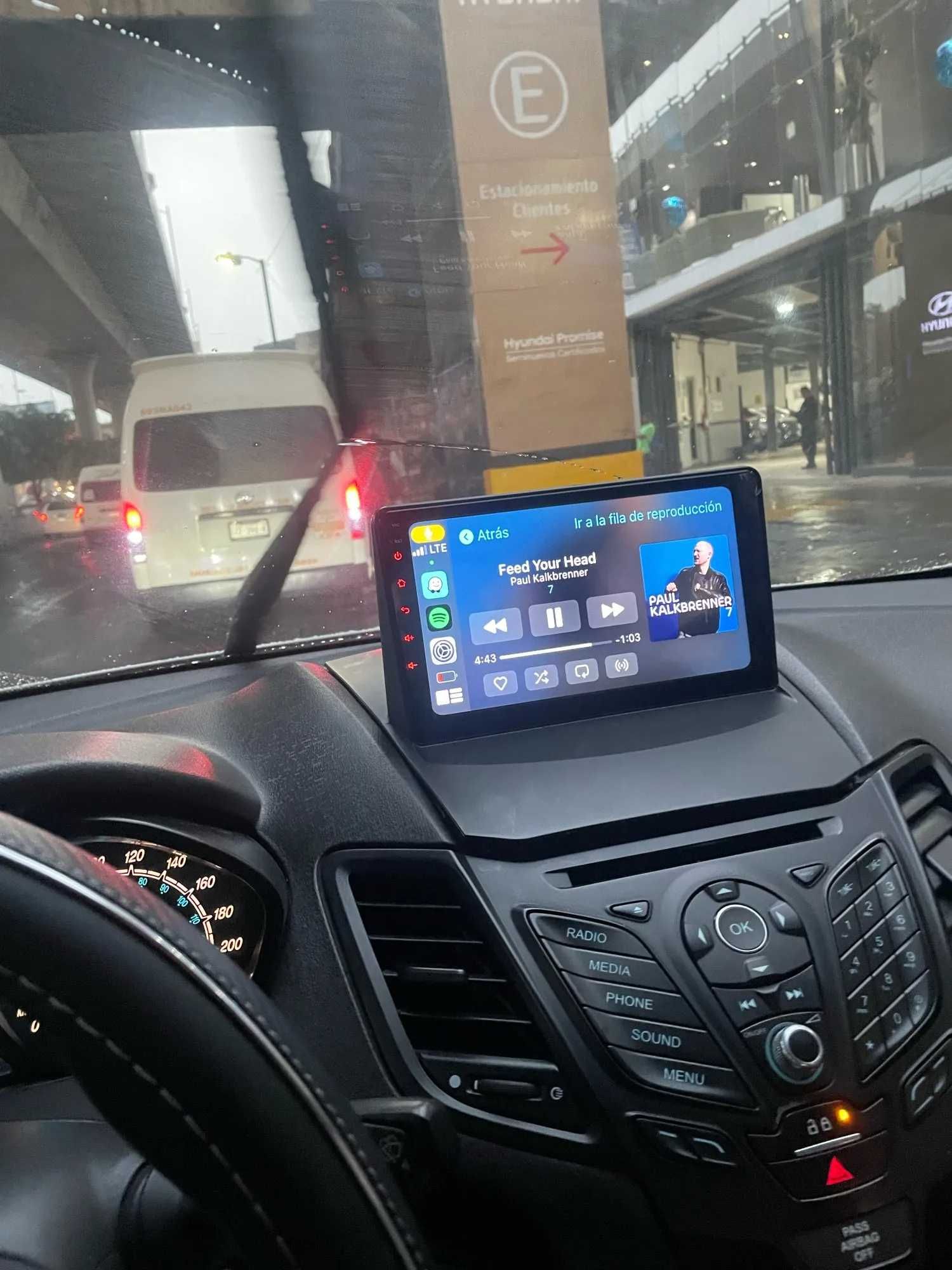 Navigatie GPS Android Dedicata Ford Fiesta 2009-2017 - 4GB RAM Carplay