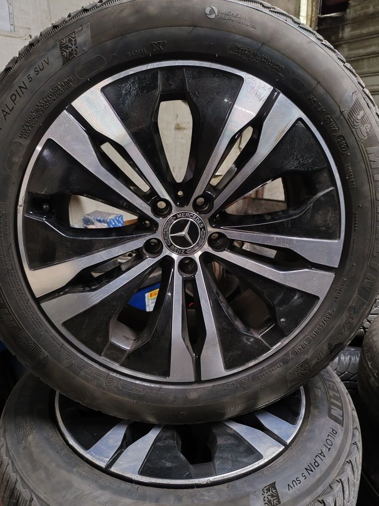 4 jante aliaj 18 inch originale Mercedes cu anvelope all sezon Micheli