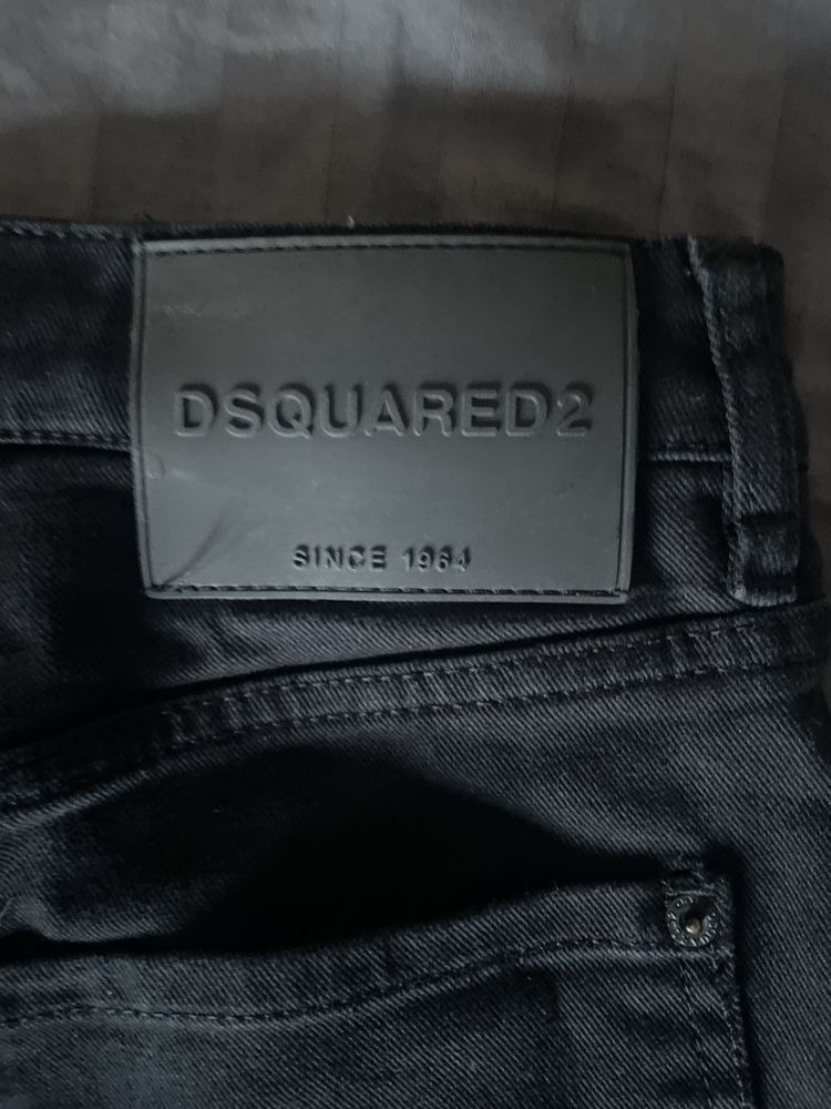 Оригинални DSQUARED2 дънки