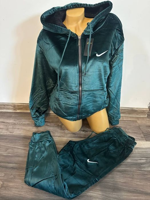 Treninguri dama din catifea .