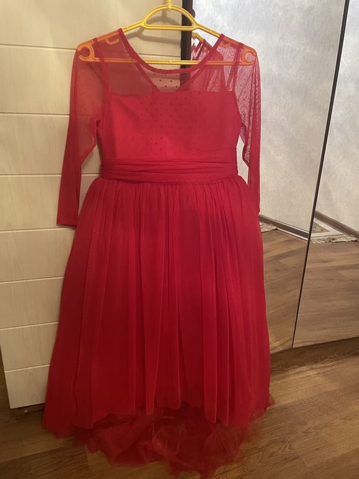 Платье с шлейфом