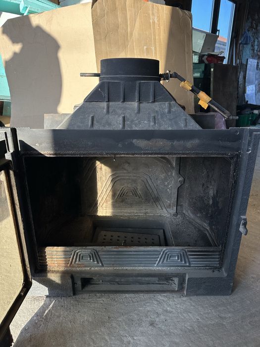 Чугунена Камина на дърва