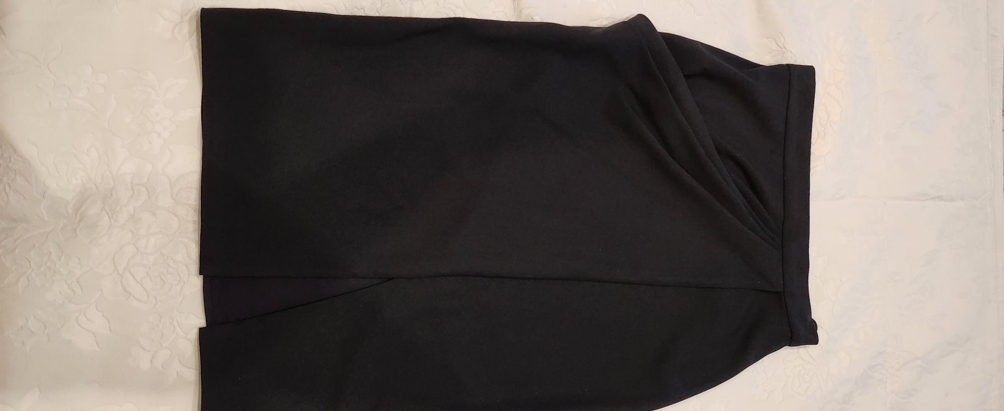 Fusta și bluza marca Cristallini