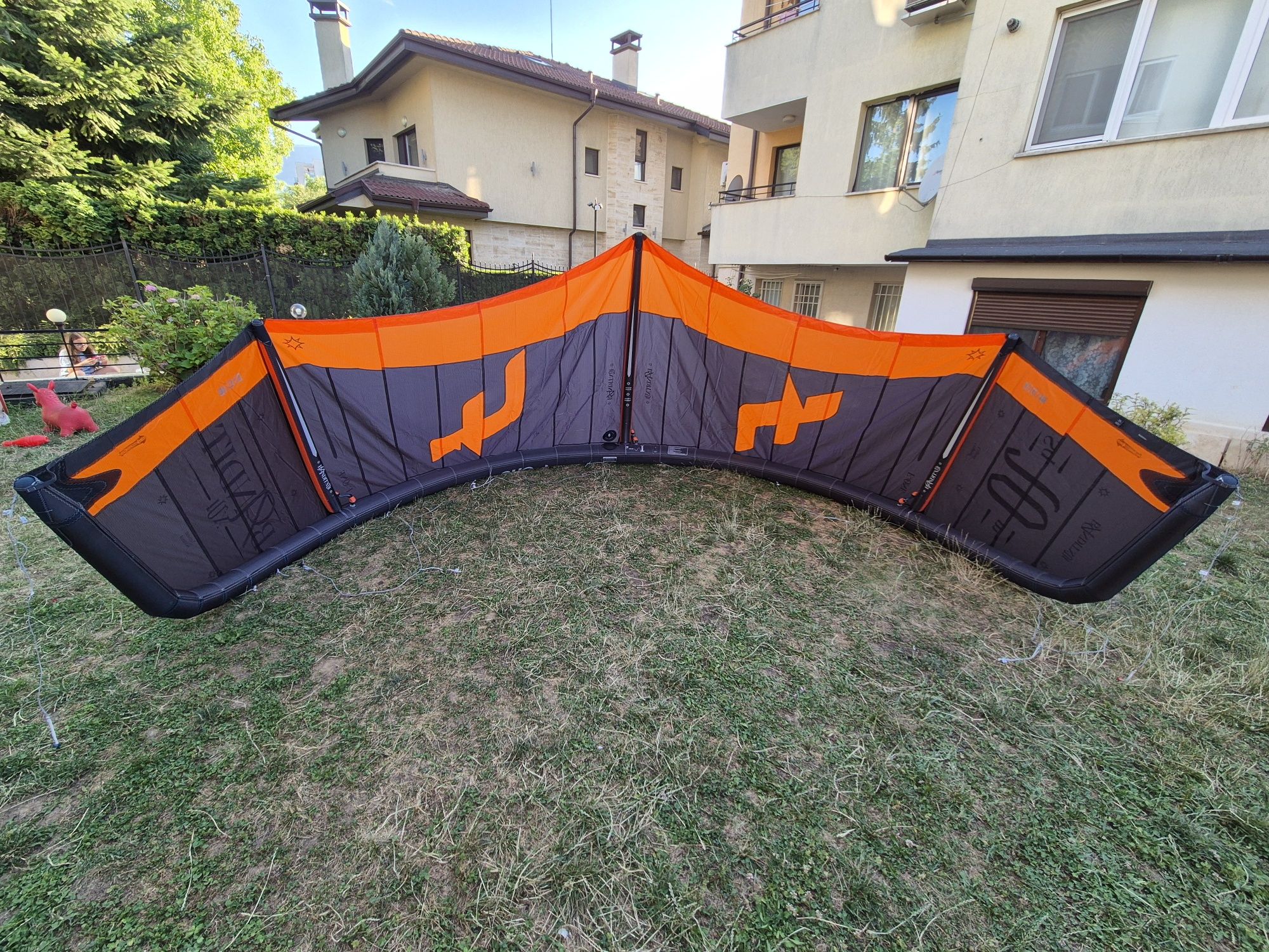 Продавам кайтове F-one Bandit 8m2, 10m2 и бар Linxbar