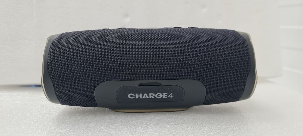 Блутут колона JBL Charge 4