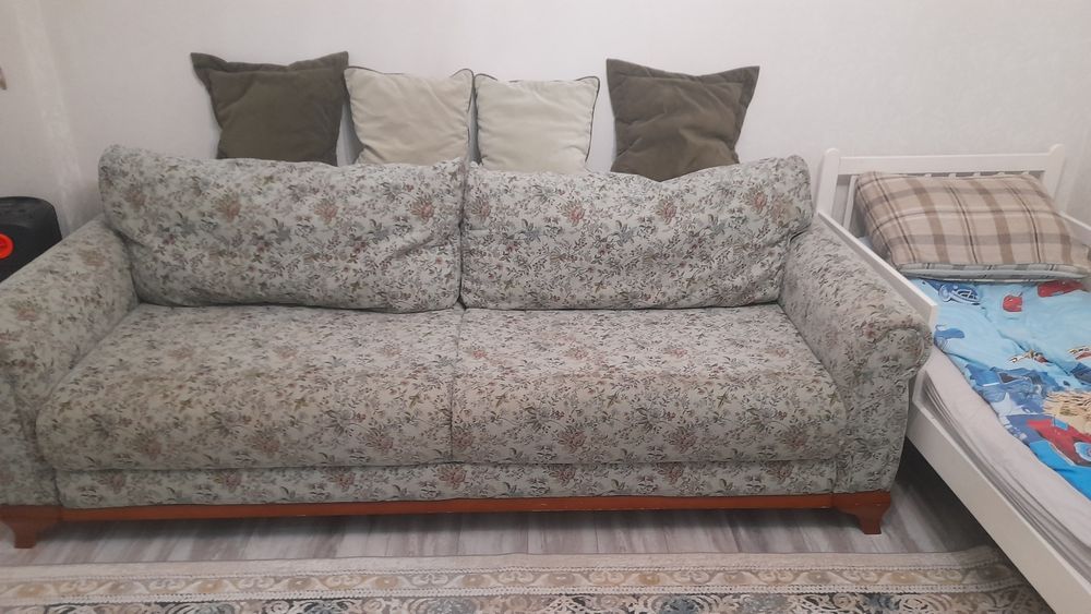 Диван Белоруссия размер 2.40на1м