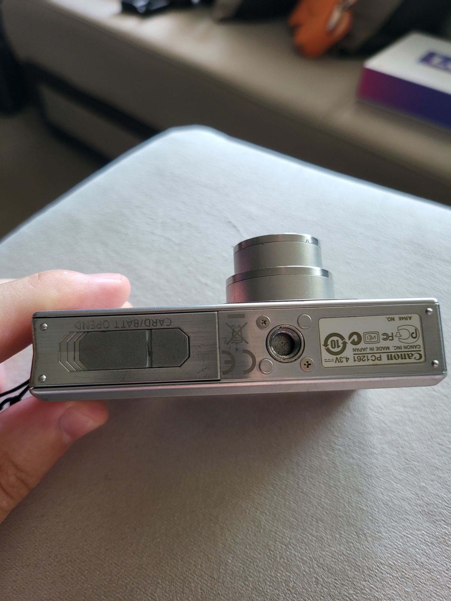 Canon Ixus 90 is