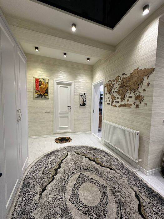 Olmazor Tinchlik metro oldida