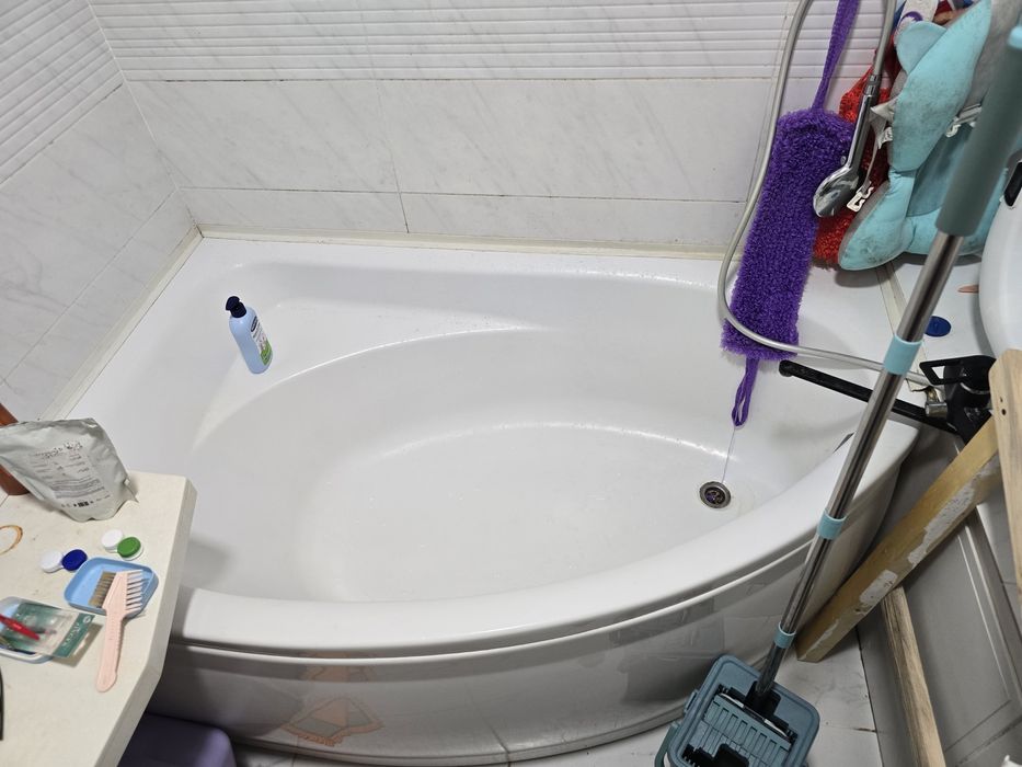 Продам ванну акриловую длиной 160 шириной 100см