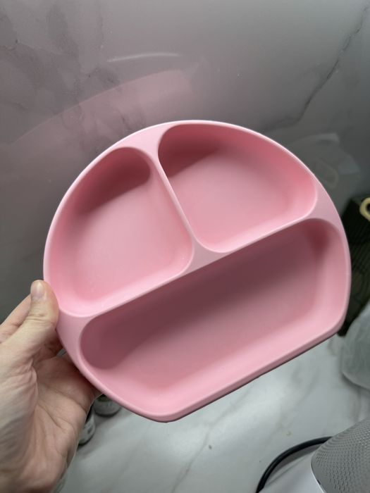 Продам тарелку силиконовую на присоске