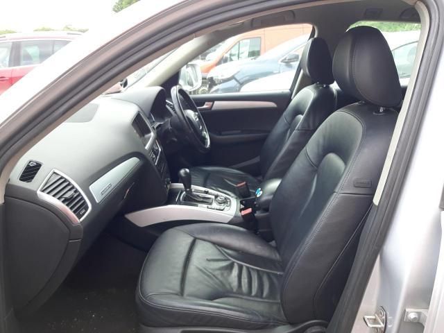 Dezmembrez Audi Q5 8R [2008 - 2012] Crossover 2.0 TDI S tronic quattr