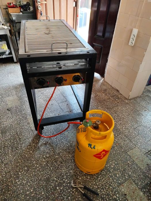 Grătar rocă vulcanică,  vaporgrill , rotisor arrosticini