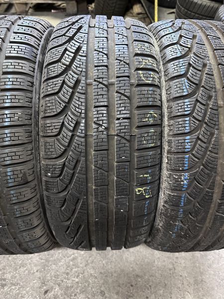 225/40/18 PIRELLI 4бр