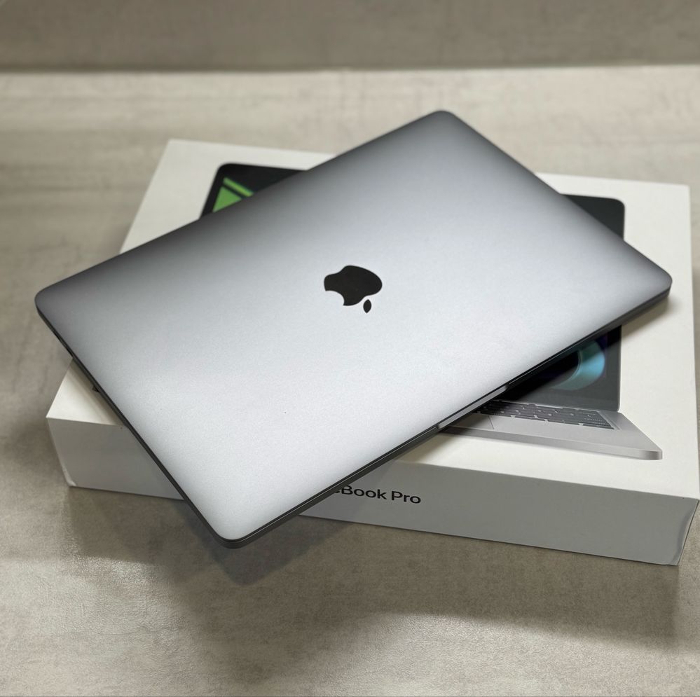 НОВ! MacBook Pro M2 13” 512SSD Space Gray