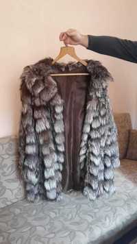 Продавам ново палто от сребърна лисица