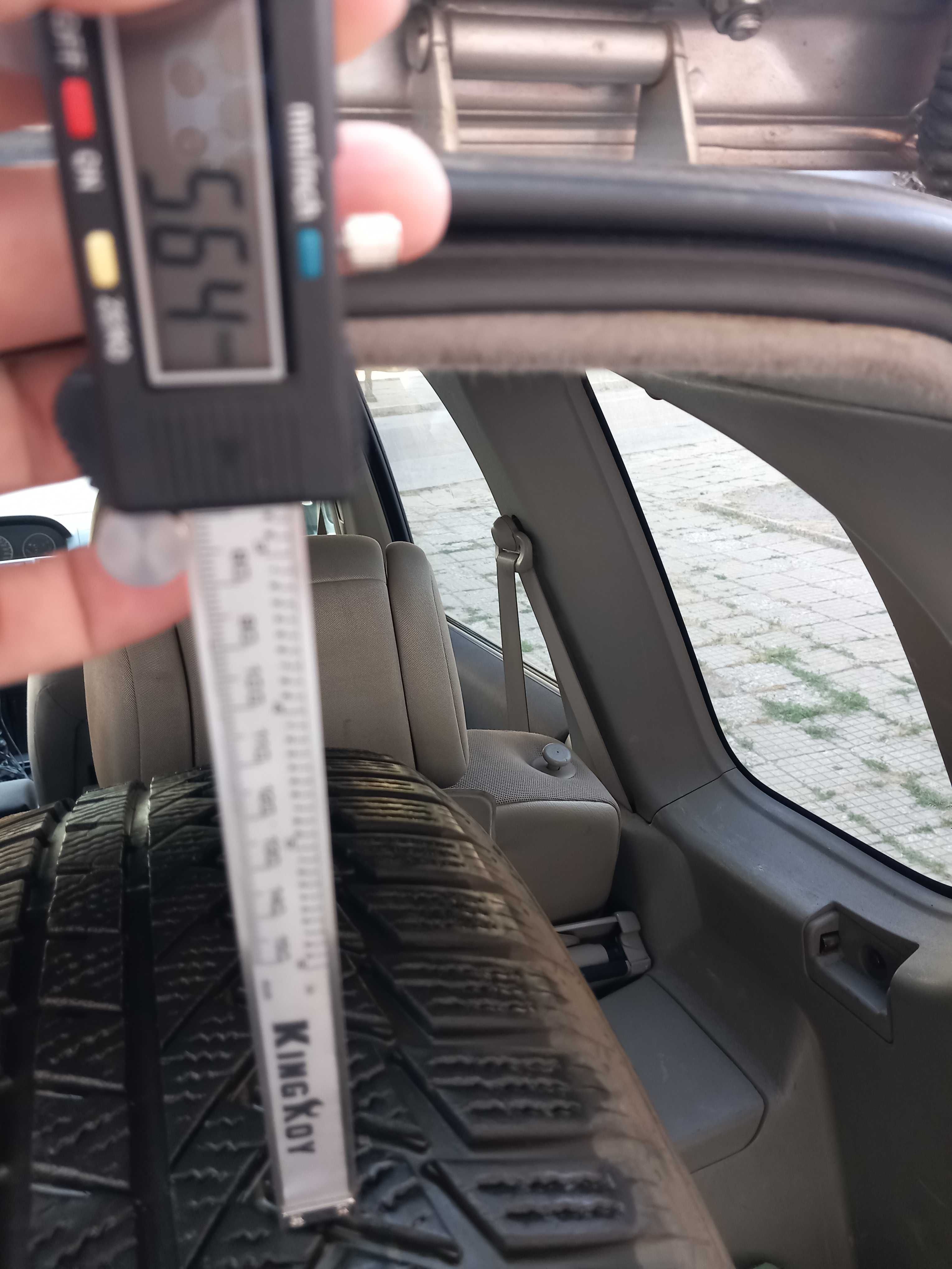 215/65 R 16 Goodyear,Continental