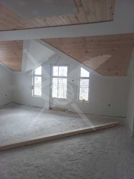 Продава се Къща в Карлово - 418 кв.м за 820 €/кв.м - Снимка #1