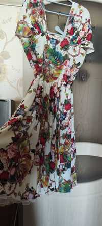 Платье летнее,празднично-выходное из индонезийской вискозы.Размер ~ 48