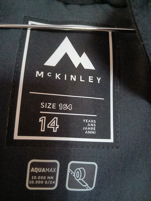 Vând geacă Mckinley pentru băieți