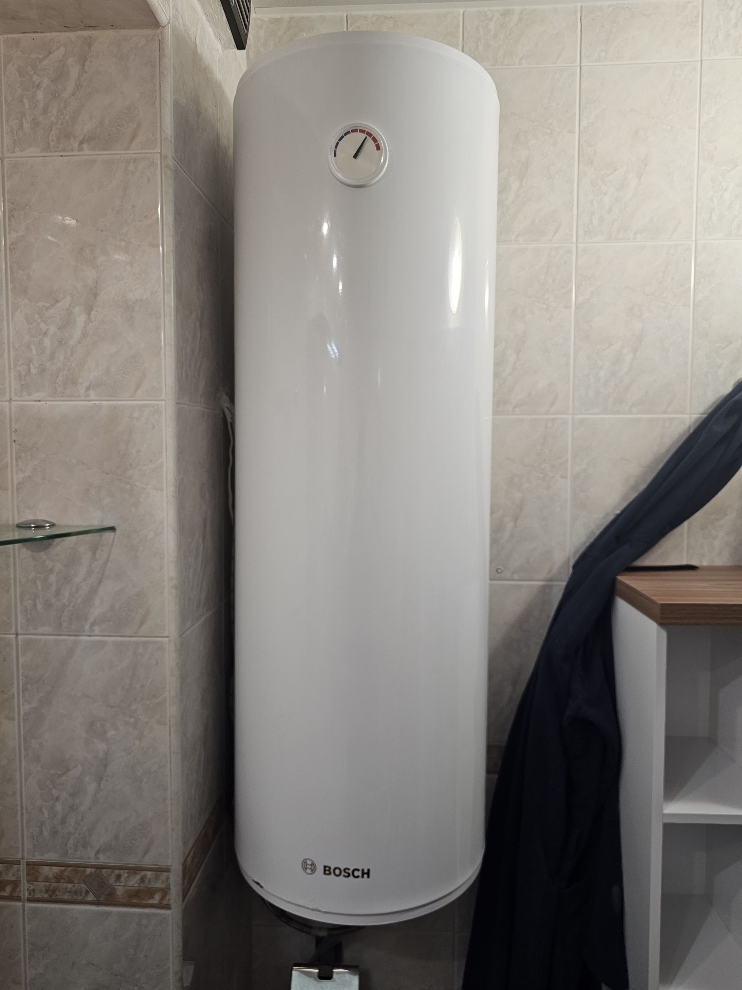 Вертикален бойлер Bosch 80л